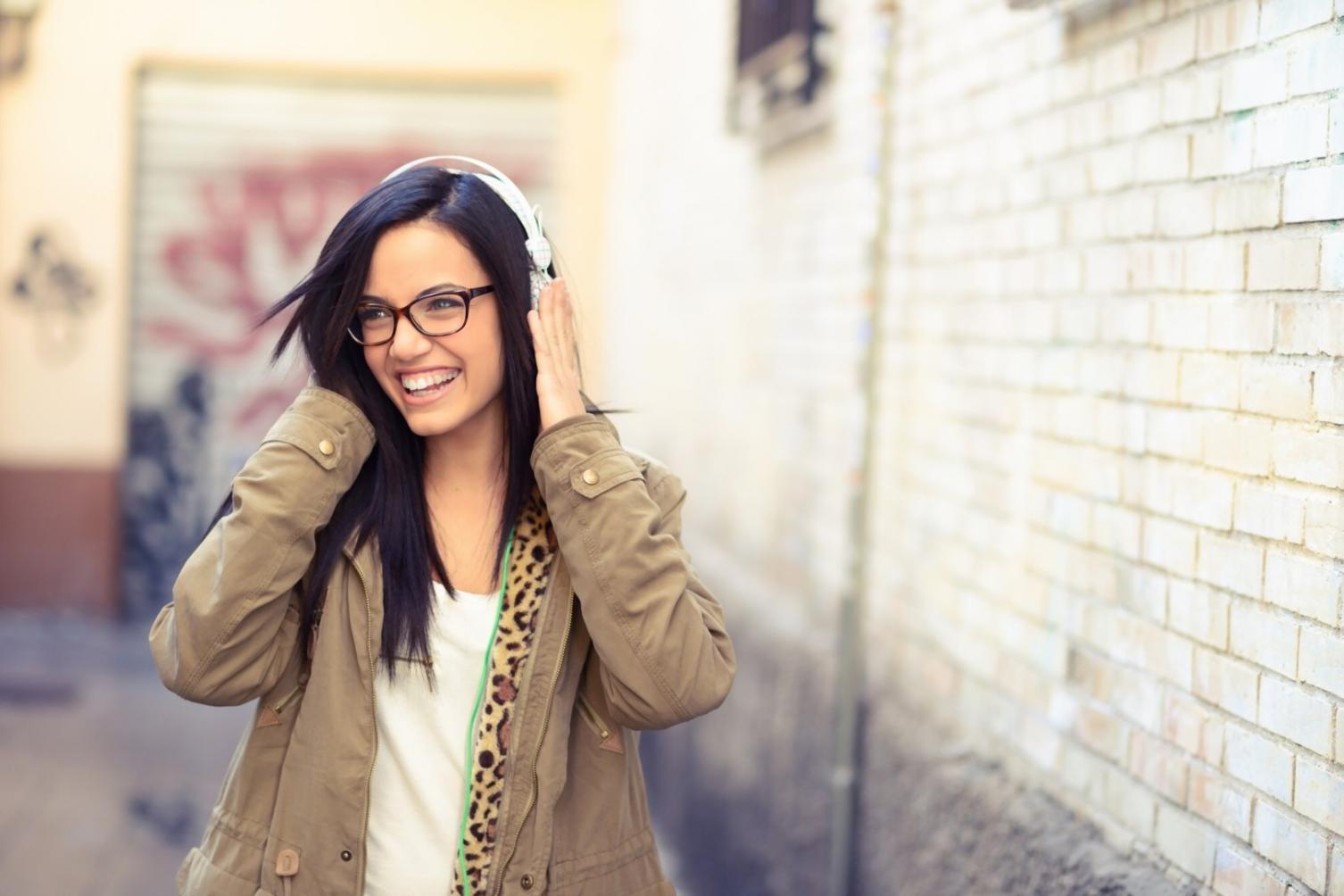 Modern financial consultation environment with collaborative workspace